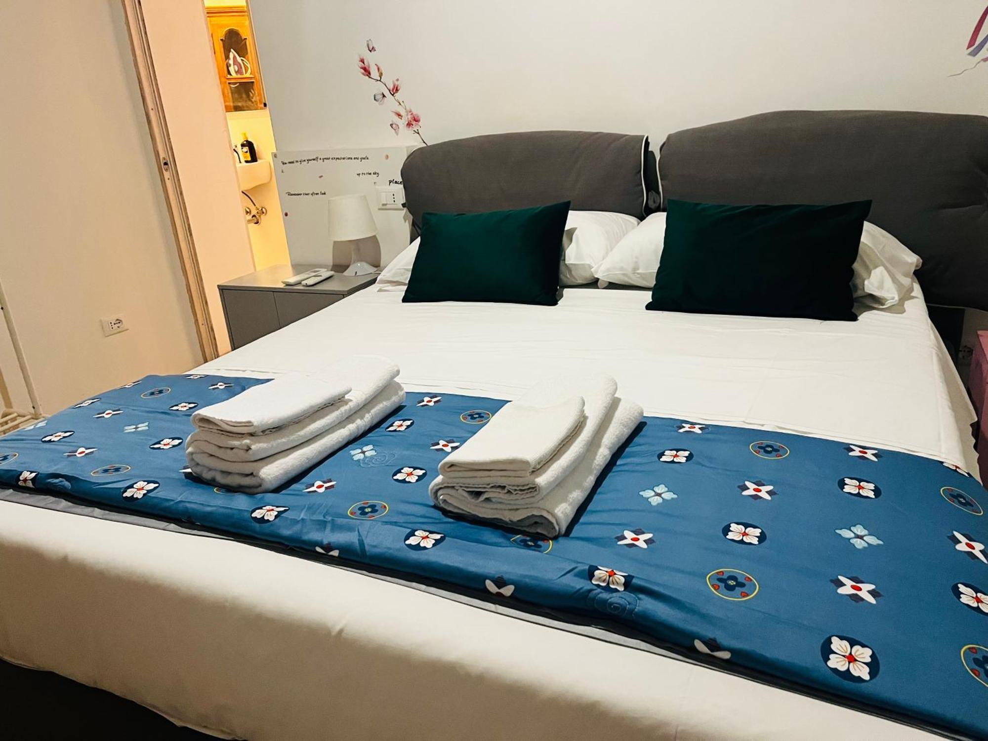 Apartament Sweet Life House Rome Cavour Zewnętrze zdjęcie